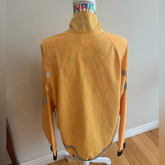 Running Room Yellow Reflective Running Jacket - Picture 6 of 12